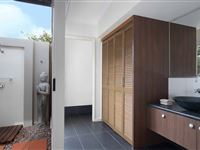 One Bedroom Apartment Bathroom-Mantra Frangipani Broome